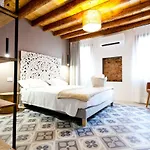 La Caneva 951 فندق مبيت وإفطار كيودجا