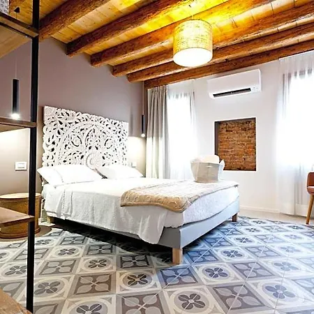 La Caneva 951 Bed & Breakfast 4*